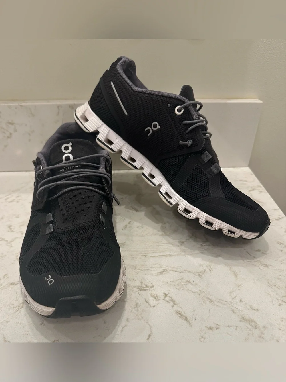 On Cloud 5 Women’s Running Shoes 8.5